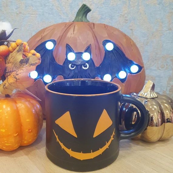 Halloween fekete vigyorgós bögre