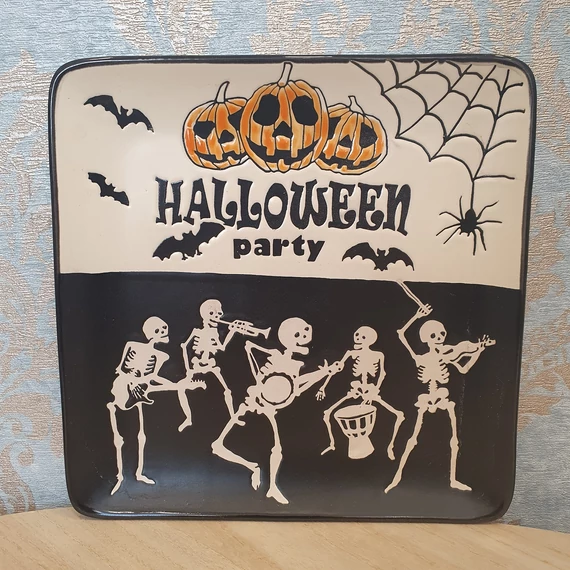 Halloween party tányér zenélő csontvázakkal 22 x 22 cm