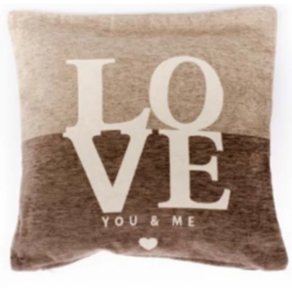 LOVE feliratos barna textil párnahuzat 45x45cm